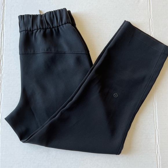 Lululemon Cropped Black Pull-on Pants. 
Size 6 - Picture 3 of 10